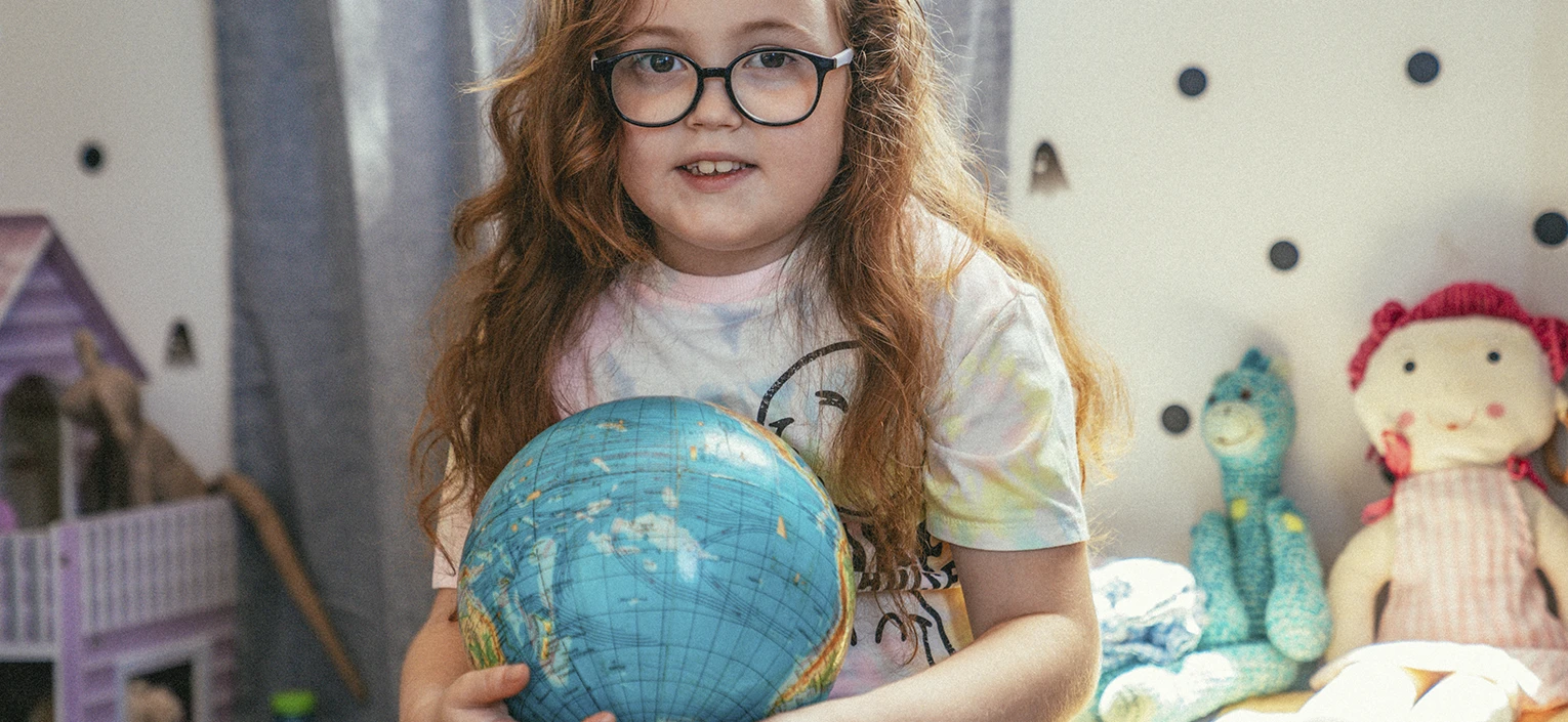 girl with globe